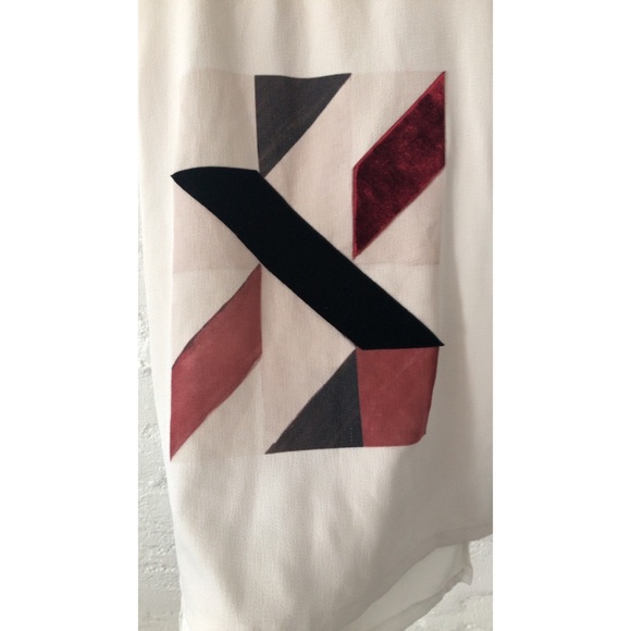 Zara geometric velvet panels top w/ velvet trim - Picture 2 of 4